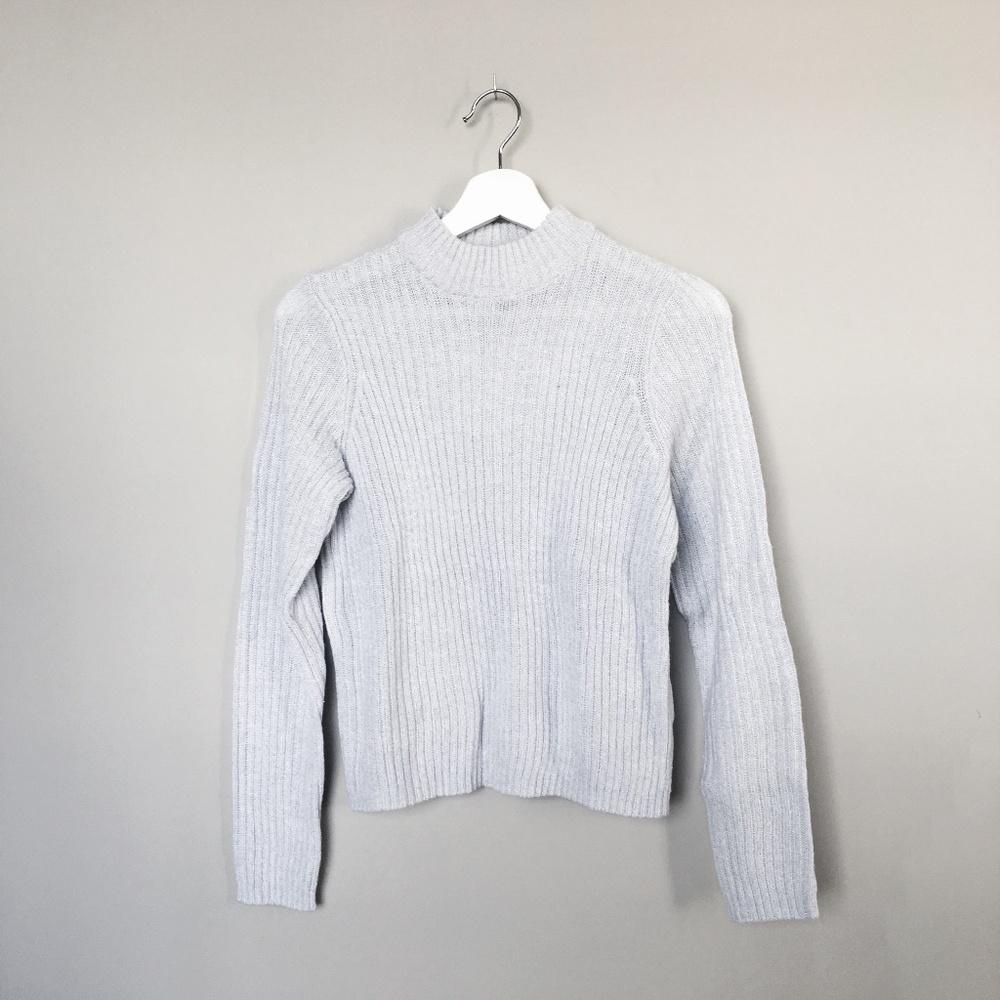 Mock Neck Ribbed Sweater in Light Gray